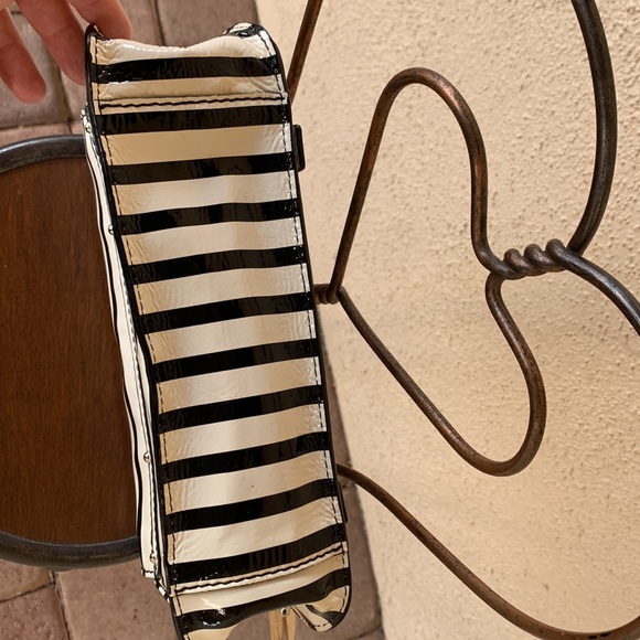 Kate Spade ♠️ Cream and Black Patent shoulder or cross body - Picture 7 of 12